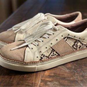 Women’s Kalinda Sneakers